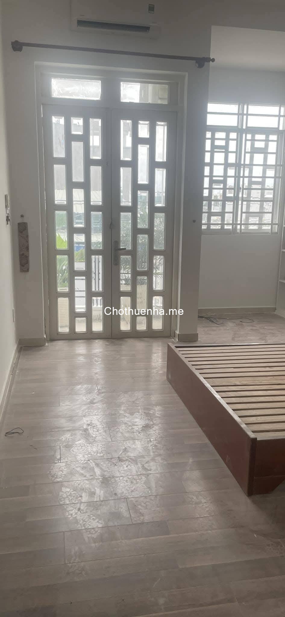 Nhà nguyên căn 90m² | Cấu trúc: 1 trệt, 2 lầu, 4PN, 3WC – Nguyễn Duy Trinh, Phú Hữu, Q9