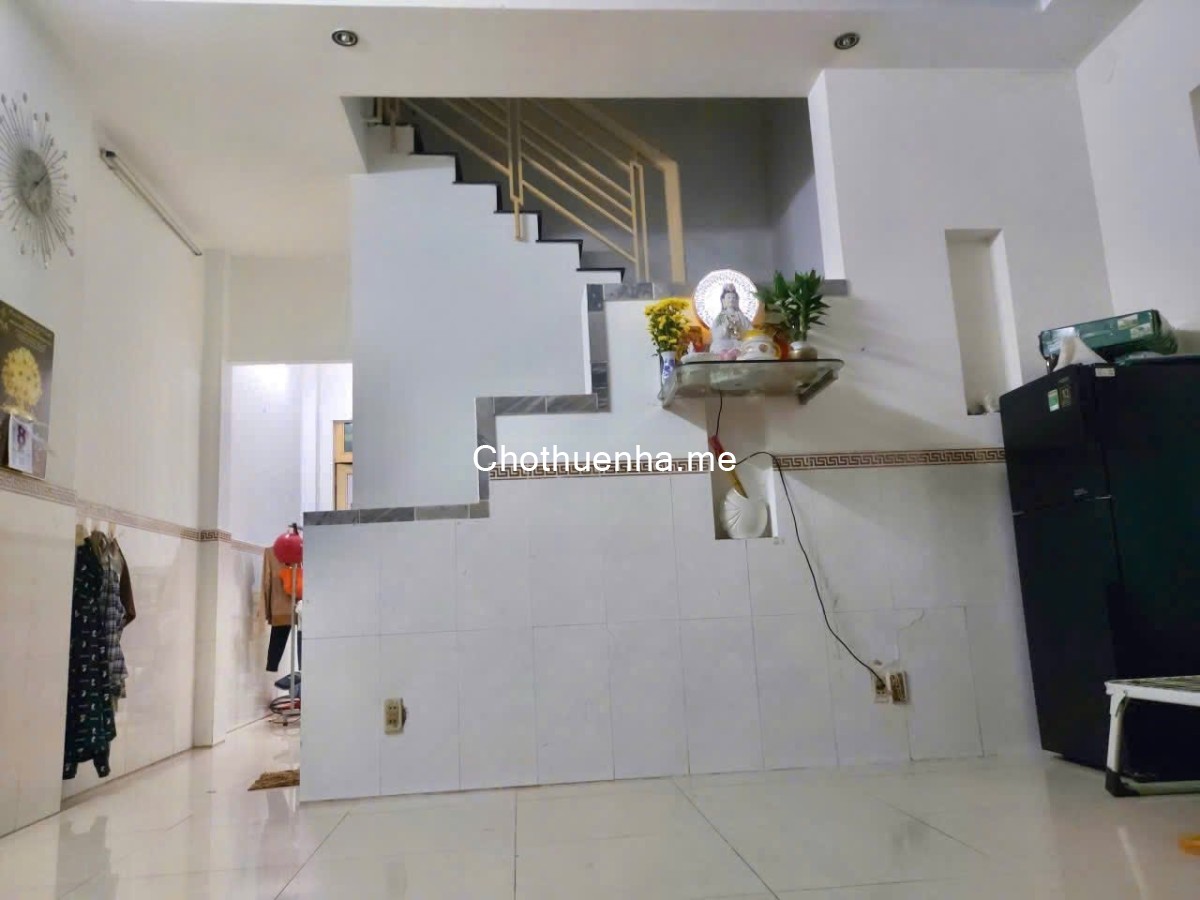 Cho thuê nhà 65m², 1 lầu, 2PN, 2WC, có sân để xe – P. Bình Trưng Tây, Q2