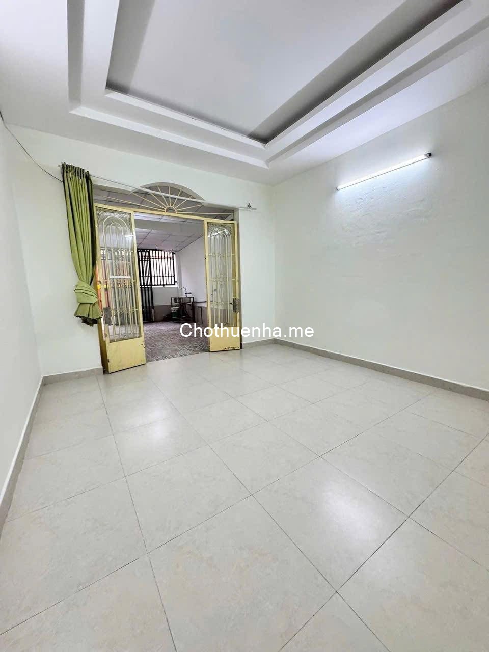 Cho thuê nhà 65m², 1 lầu, 2PN, 2WC, có sân để xe – P. Bình Trưng Tây, Q2