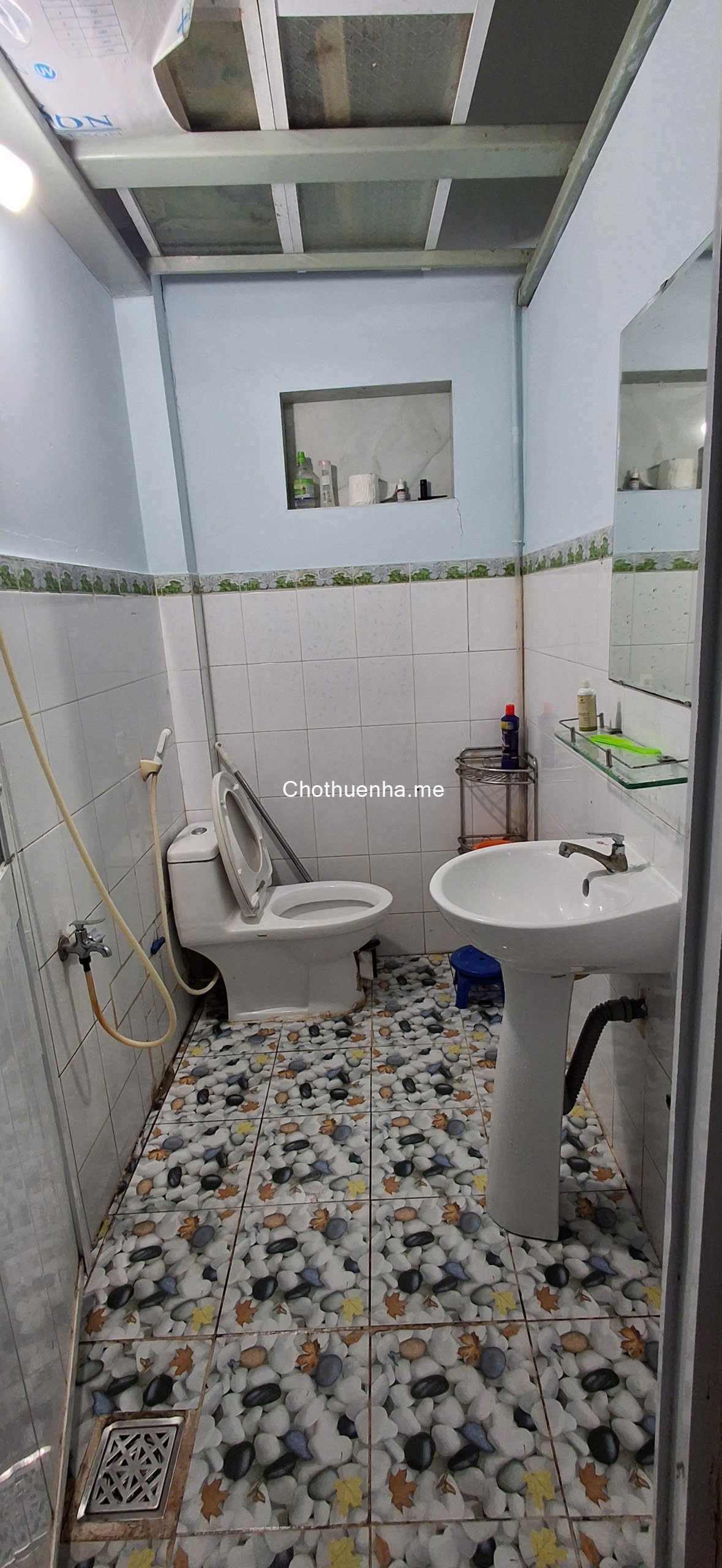 Cho thuê nhà nguyên căn 6.5x18, 2PN, 2WC, đầy đủ nội thất. Giá 4.5tr/tháng