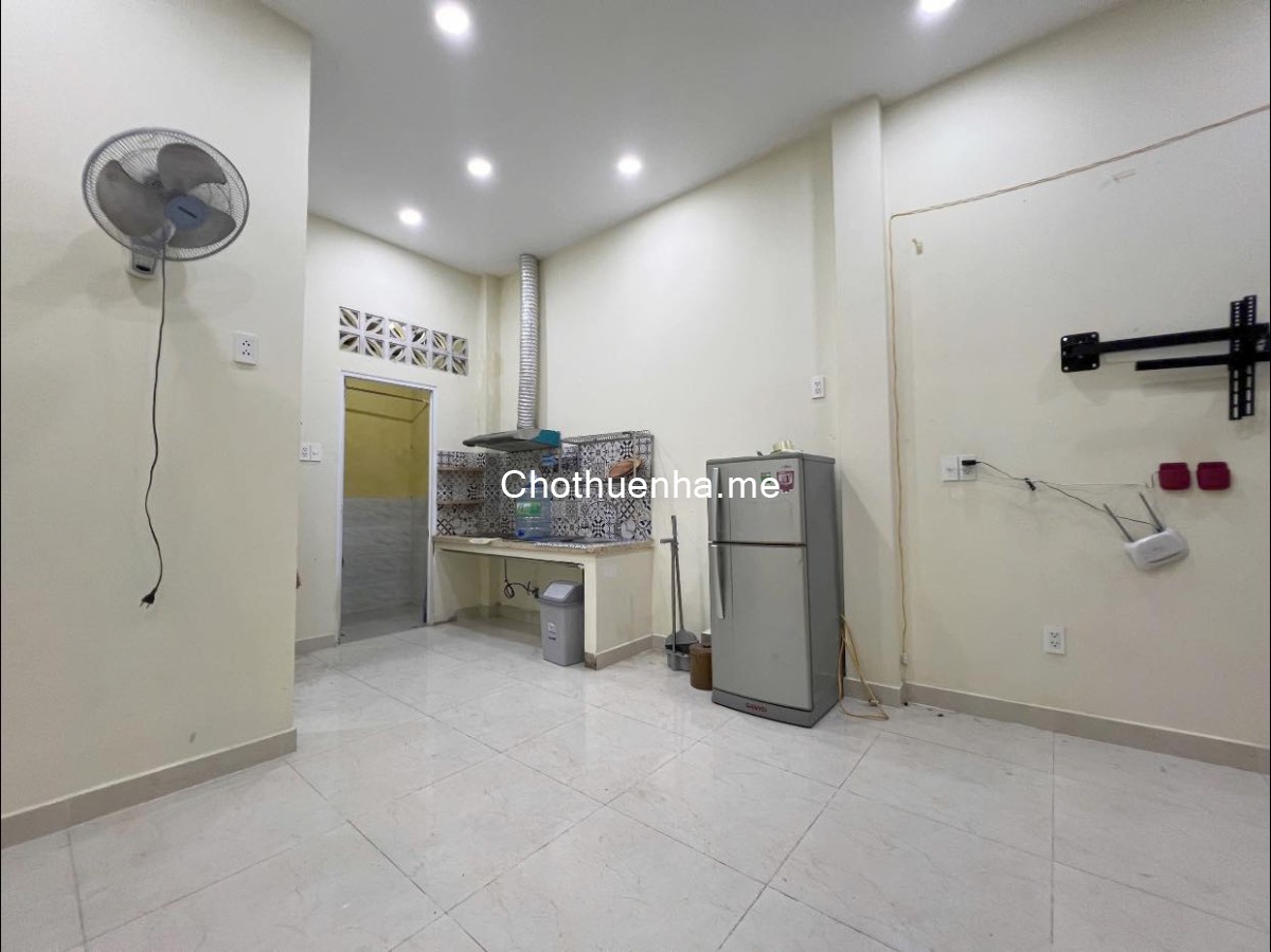 Cho Thuê Nhà 1 trệt, 1 lầu, sẵn nội thất– C5 Phạm Hùng