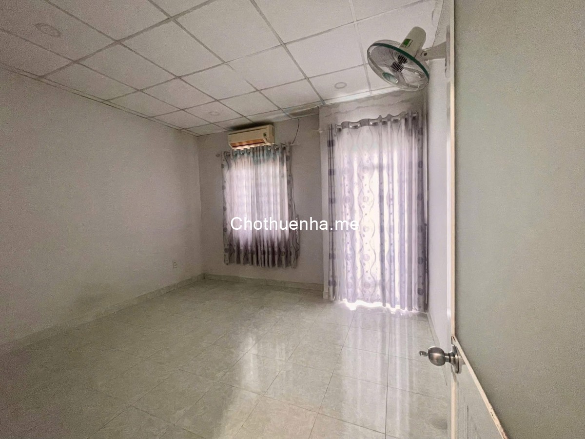 Cho thuê nhà thị trấn Hóc Môn, gần chợ Hóc Môn, 1 trệt 1 lầu chỉ 5 triệu