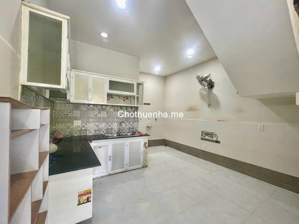 Cho thuê nhà thị trấn Hóc Môn, gần chợ Hóc Môn, 1 trệt 1 lầu chỉ 5 triệu