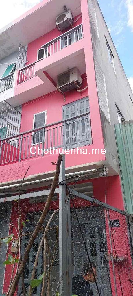 Nhà nguyên căn 1 trệt 2 lầu 4PN cho thuê tại Đa Phước, Bình Chánh