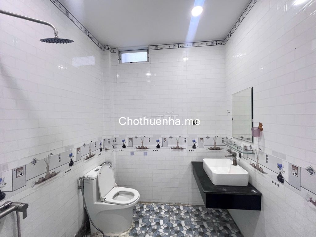 Nhà nguyên căn 2 tầng, 2PN – 2WC, có sẵn 2 máy lạnh khu Oasis City, Bến Cát