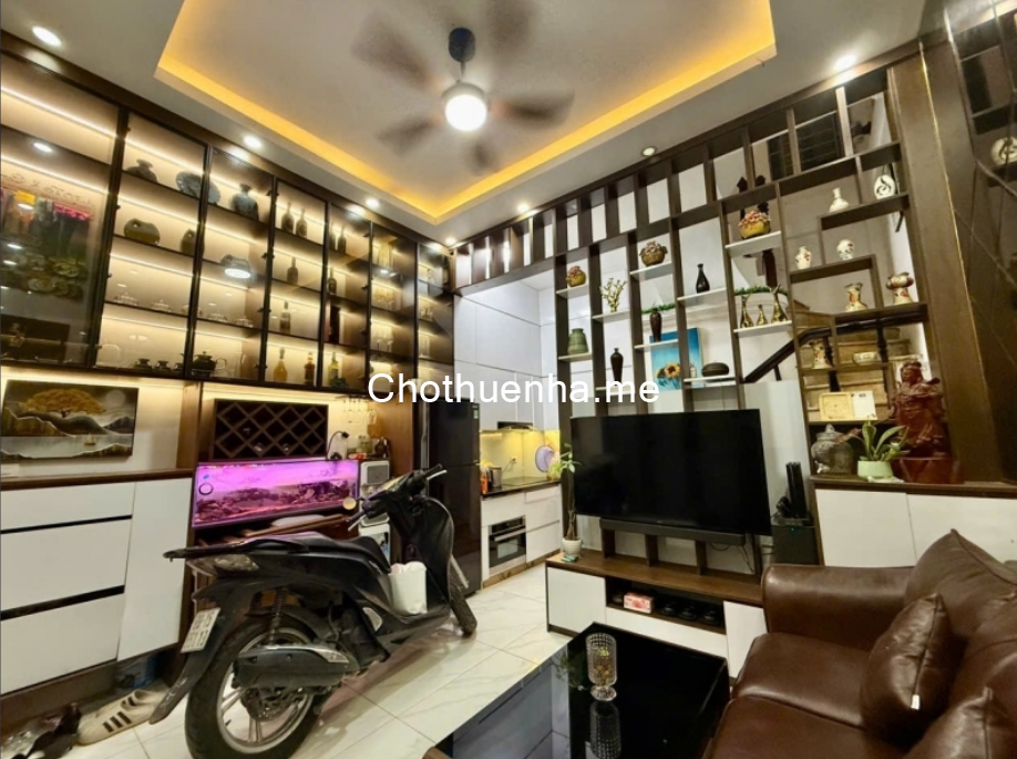 Cho thuê nhà nguyên căn ngách 69/11 ngõ 345 Khương Trung, Thanh Xuân, Hà Nội.