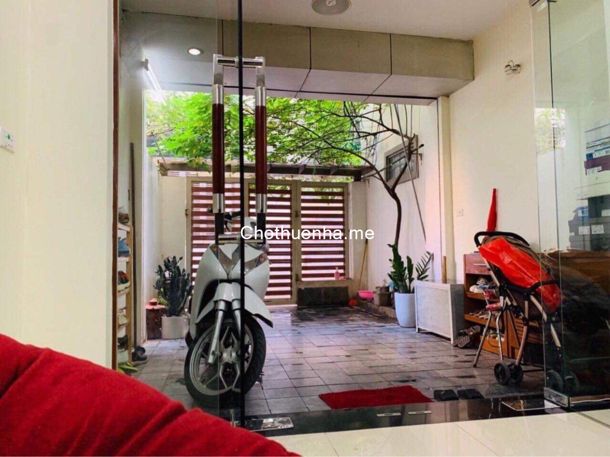 Cần cho thuê nhà ngõ 146 Vương Thừa Vũ 70m2 x 3 tầng, 17 Triệu nhận nhà cuối tháng