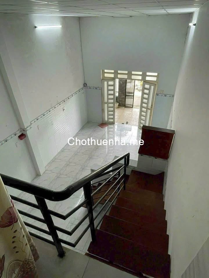 Nhà gần KDC Hiệp Thành 1, trệt + gác lửng, 1 phòng ngủ, cổng rào riêng