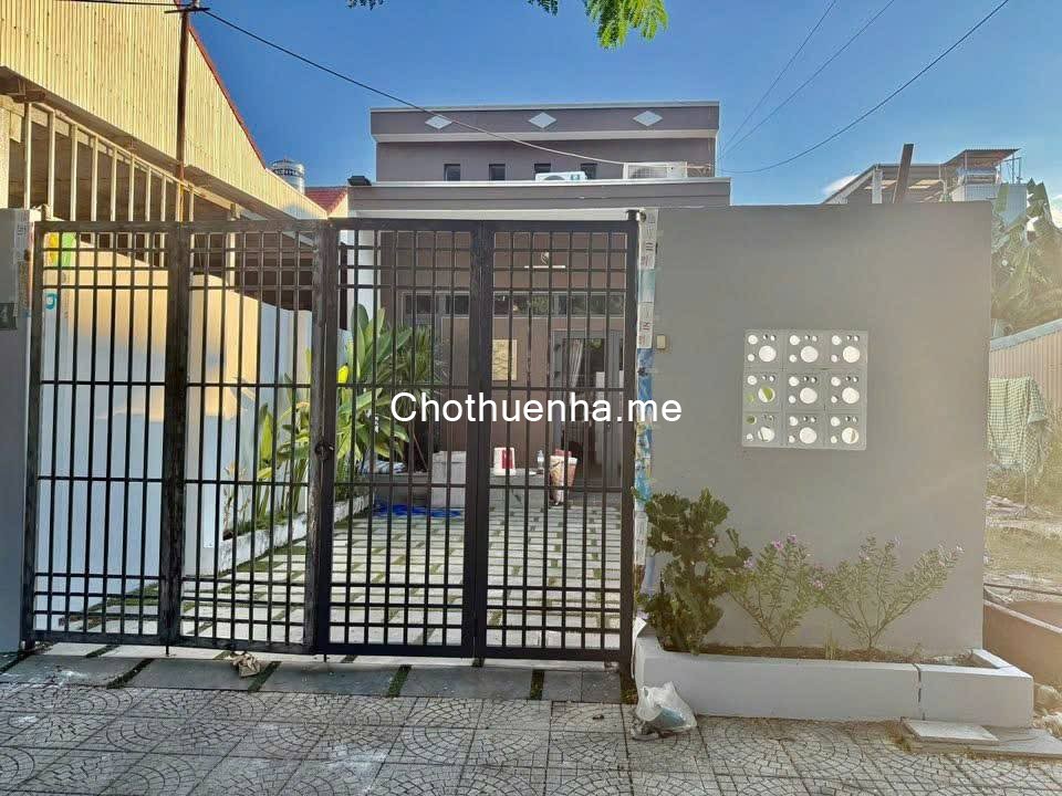 Cho thuê nhà 2 tầng có sân vườn - Nguyễn Khắc Cần, Sơn Trà