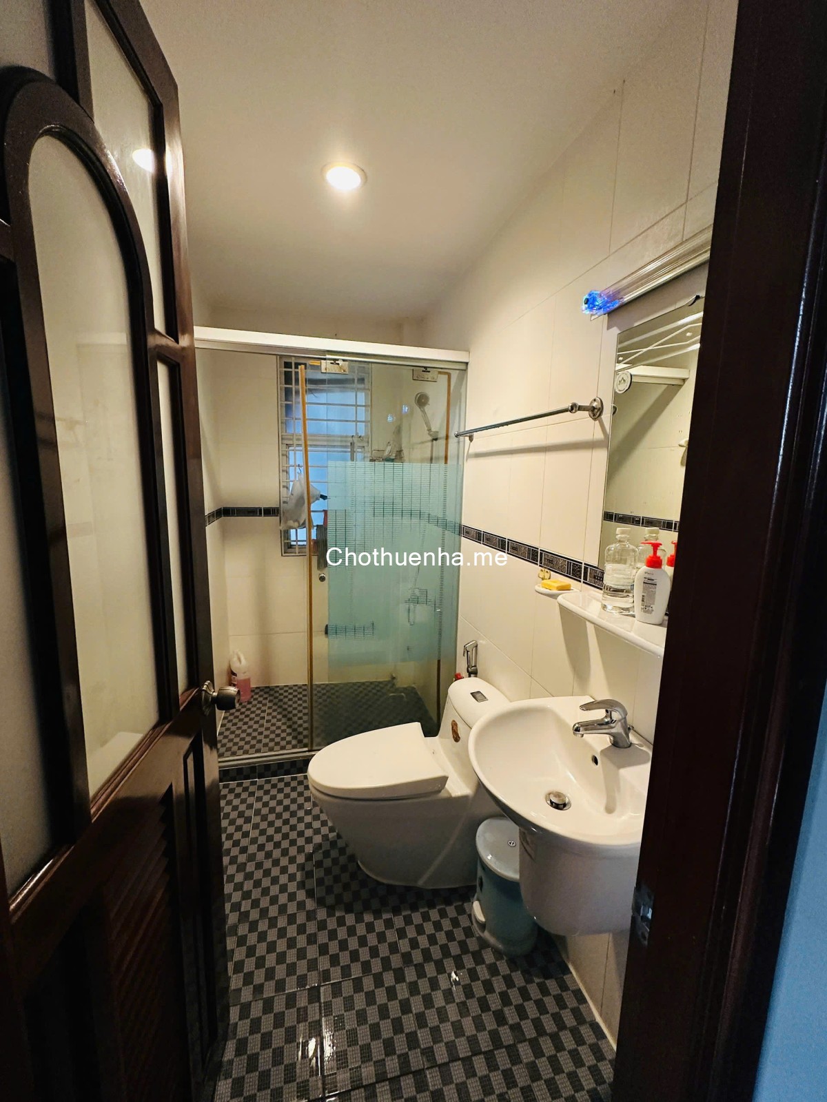 Cho thuê tòa nhà văn phòng mặt tiền đường Tân Cảng, ngang 6m, gồm sẵn nội thất cao cấp