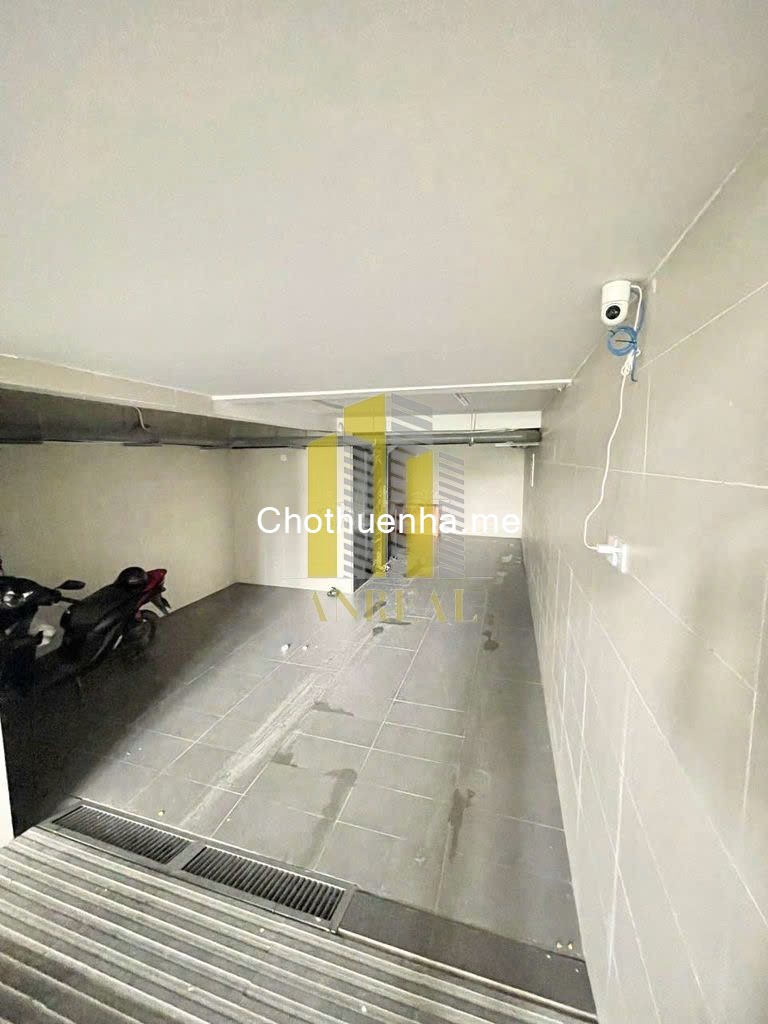 Cho Thuê Nhà Văn Phòng – Hầm, Thang Máy, 5 Tầng – Giá Chỉ 30 Triệu/Tháng