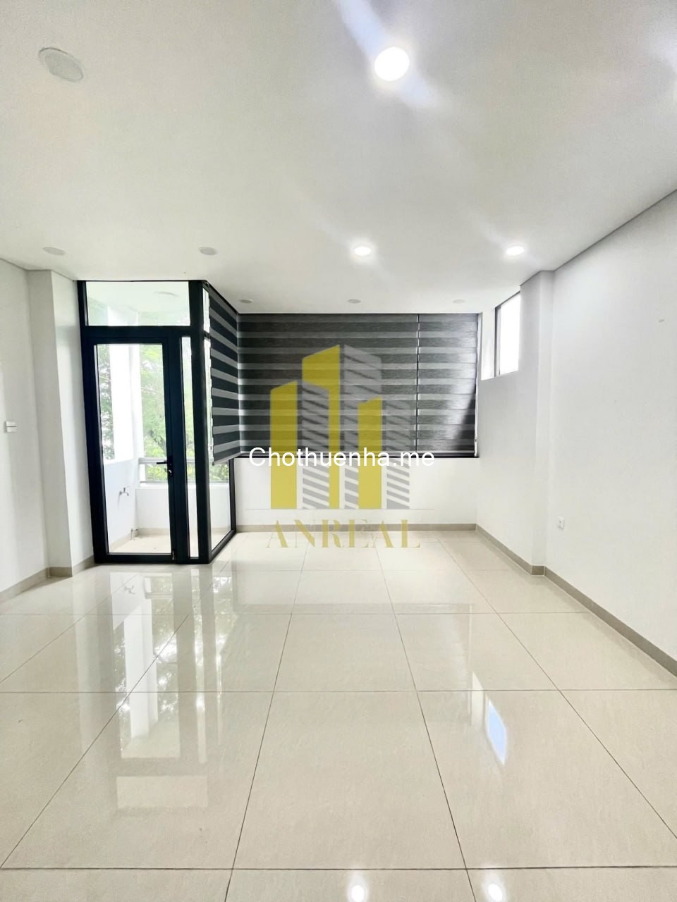 Cho Thuê Nhà Văn Phòng – Hầm, Thang Máy, 5 Tầng – Giá Chỉ 30 Triệu/Tháng