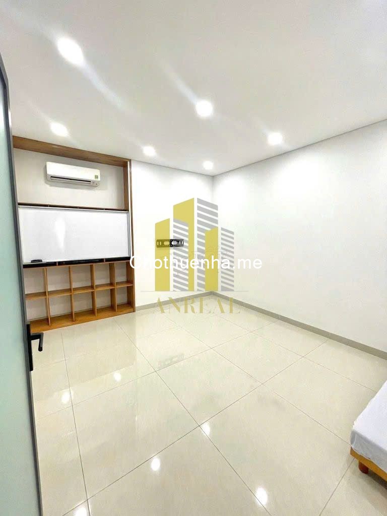 Cho Thuê Nhà Văn Phòng – Hầm, Thang Máy, 5 Tầng – Giá Chỉ 30 Triệu/Tháng