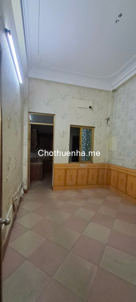 Cho thuê nhà ngõ 1295 Giải Phóng 45m2 x 3 tầng, 3 ngủ, 3 wc, 11 Triệu