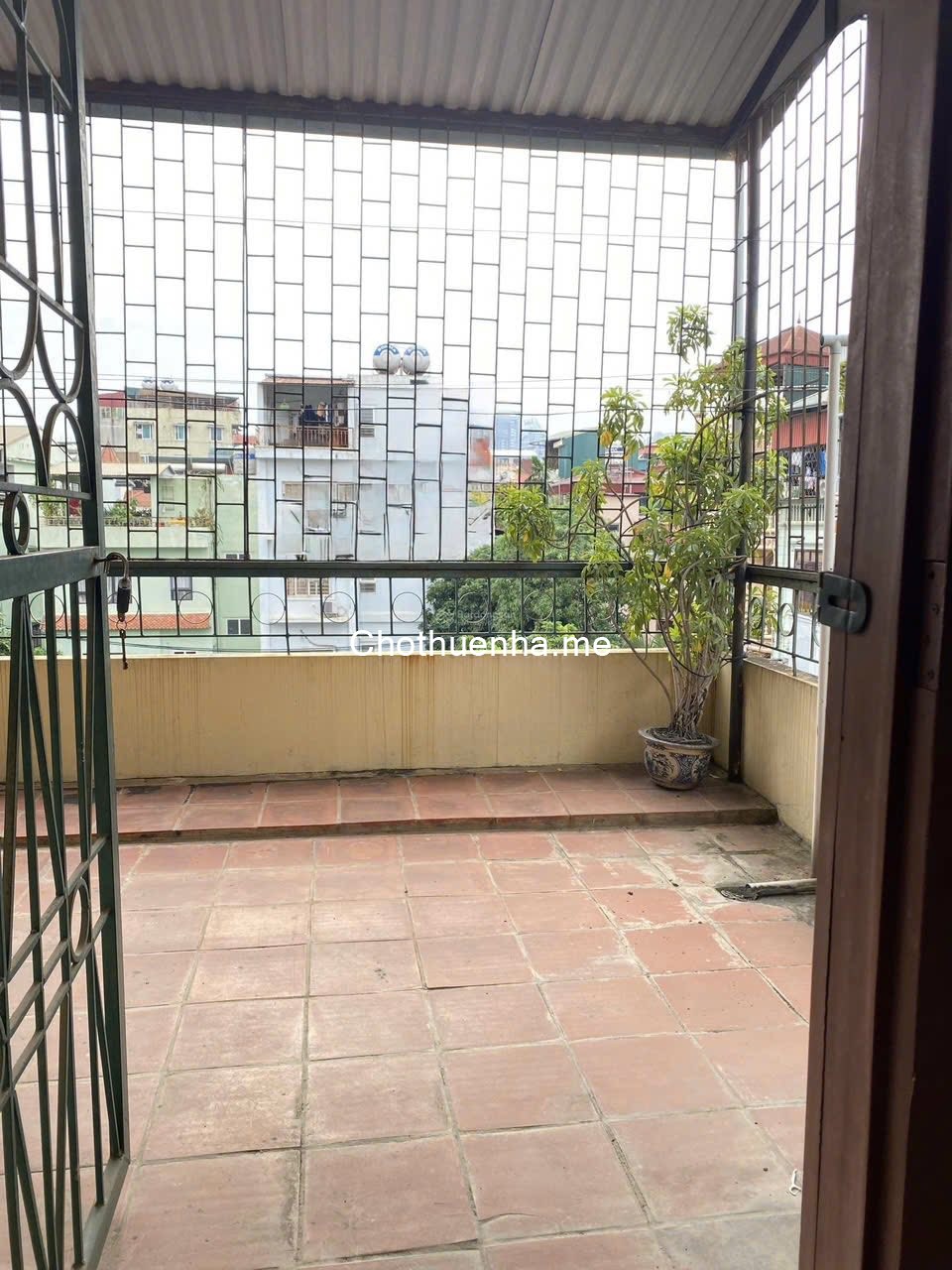 Cho thuê nhà Ngõ ô tô 63 Thái Thịnh, 65m² x 4 tầng, 4 phòng ngủ, 3 vệ sinh, 19 Triệu/th