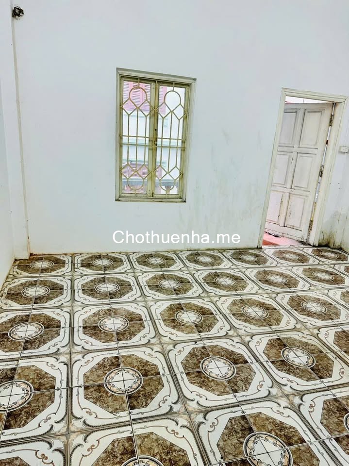 Cho thuê nhà ô tô đỗ cửa Nguyễn Khang 3 tầng x 80m2, 4PN, 14 triệu