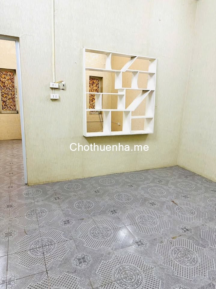 Cho thuê nhà ô tô đỗ cửa Nguyễn Khang 3 tầng x 80m2, 4PN, 14 triệu
