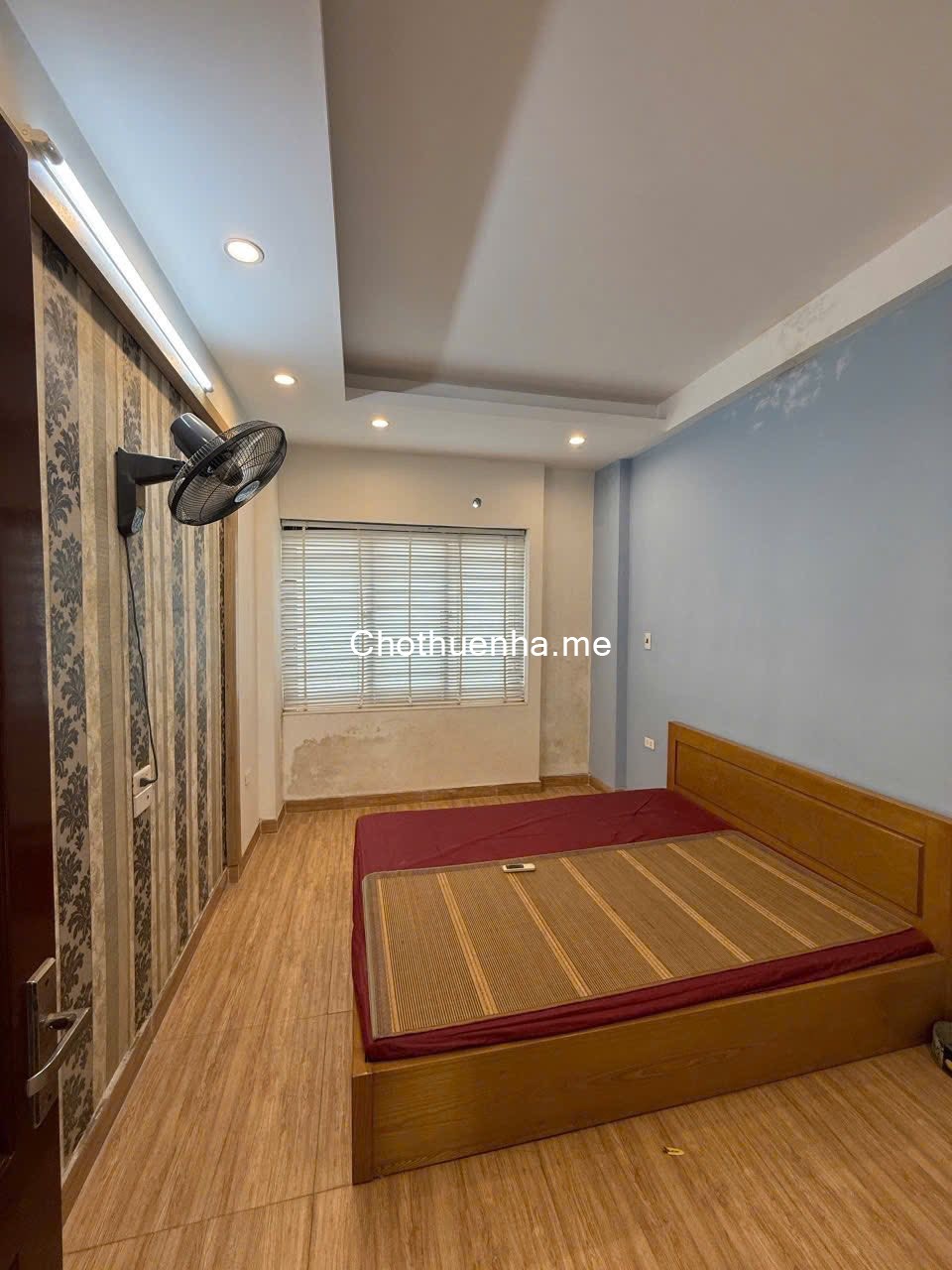 Cho thuê nhà nguyên căn ngõ 42 Thịnh Liệt, 40m² x 5 tầng, 3 phòng ngủ, 3 vệ sinh13 Triệu