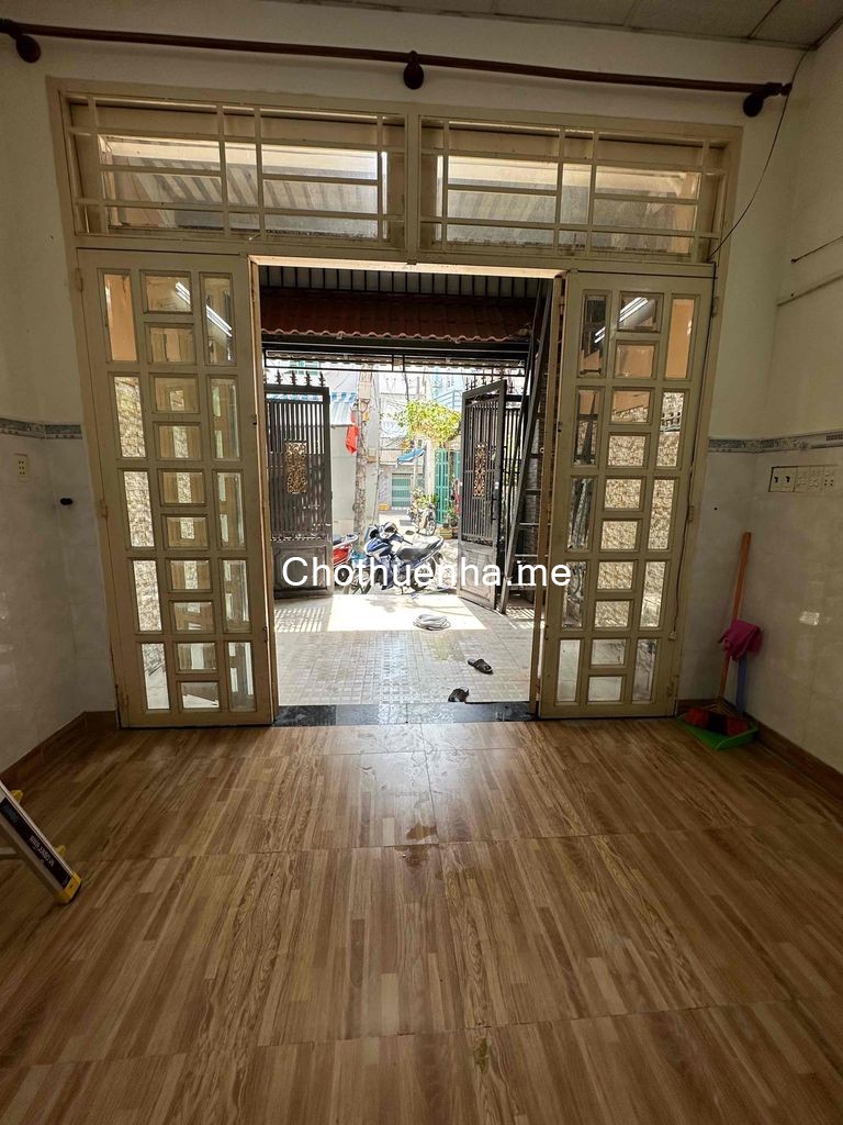 Cho thuê nhà mới và đẹp – diện tích 4×16m, gồm 1 trệt, 1 phòng ngủ, 1 WC, bếp nấu ăn đầy đủ.