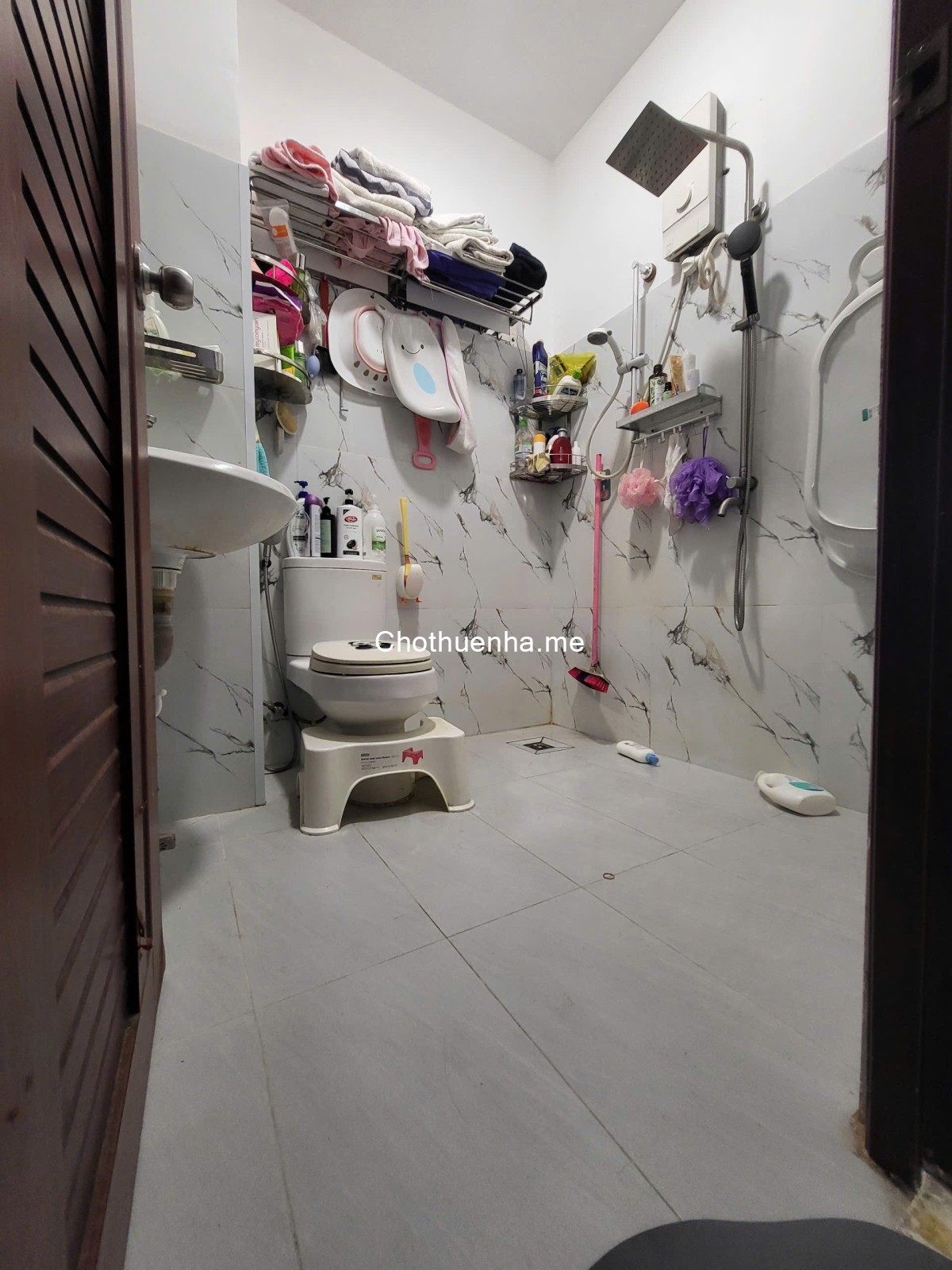 Nhà nguyên căn 3x10 1 trệt 3 lầu 2 sân thượng 3pn 4wc giá 15tr