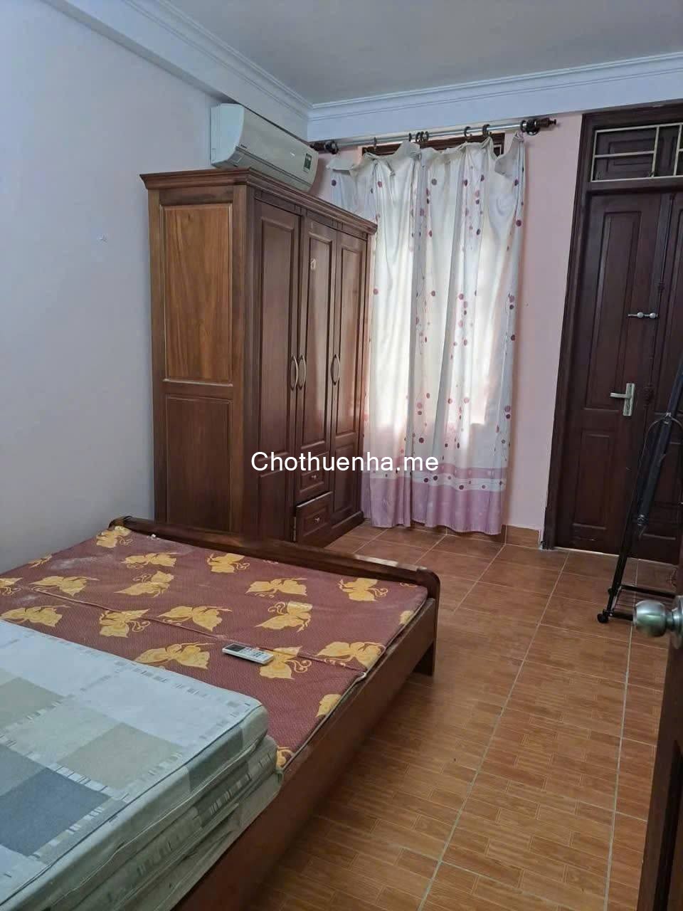 Cho thuê nhà ngõ 546 Trần Cung, Hà Nội.