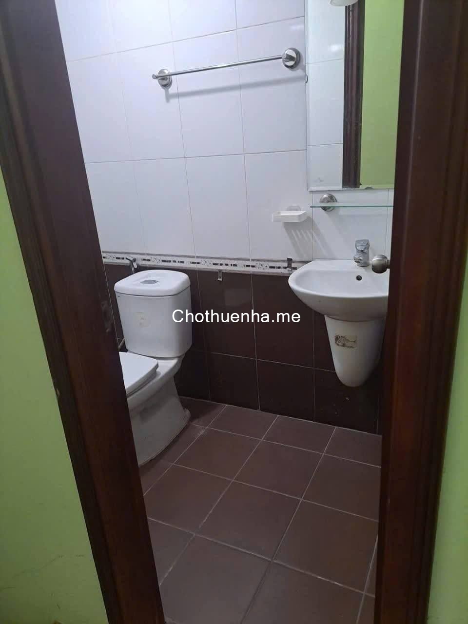 Cho thuê nhà ngõ 546 Trần Cung, Hà Nội.