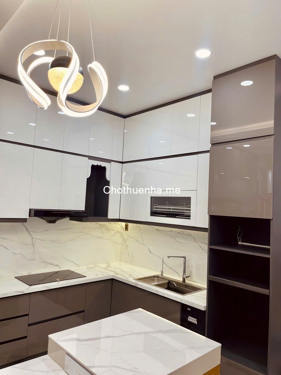 Cho thuê nhà mới đẹp + Full nội thất hẻm xe tải Phạm Văn Bạch, P.15, Tân Bình