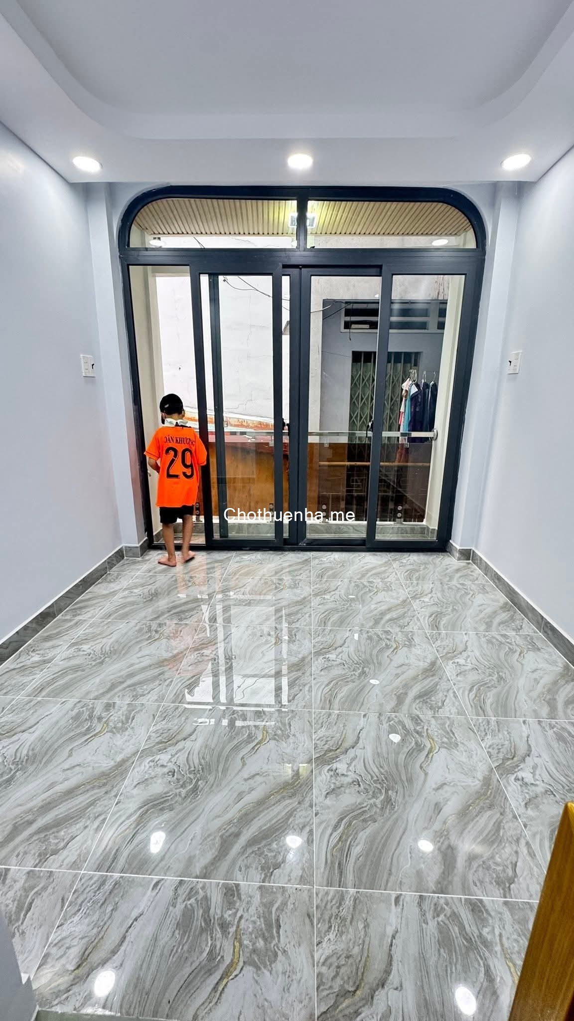 Cho thuê nhà 3 tầng - Trục đường Đoàn Như Hài, Xóm Chiếu, Quận 4