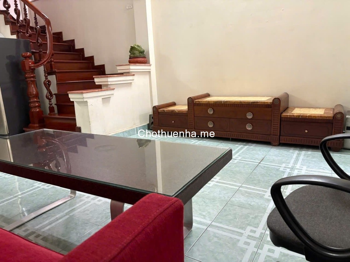 Cho thuê nhà Mặt đê Nguyễn Khoái, 50m² x 4 tầng, 12 Triệu