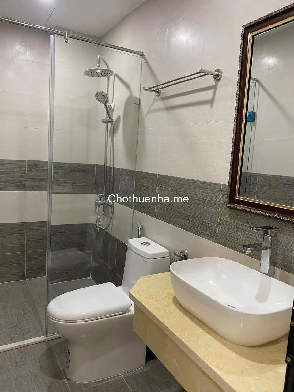 Cho thuê nhà nguyên căn 612 Đê La Thành 40m² x 5 tầng 3 ngủ, 4 WC, 15 Triệu