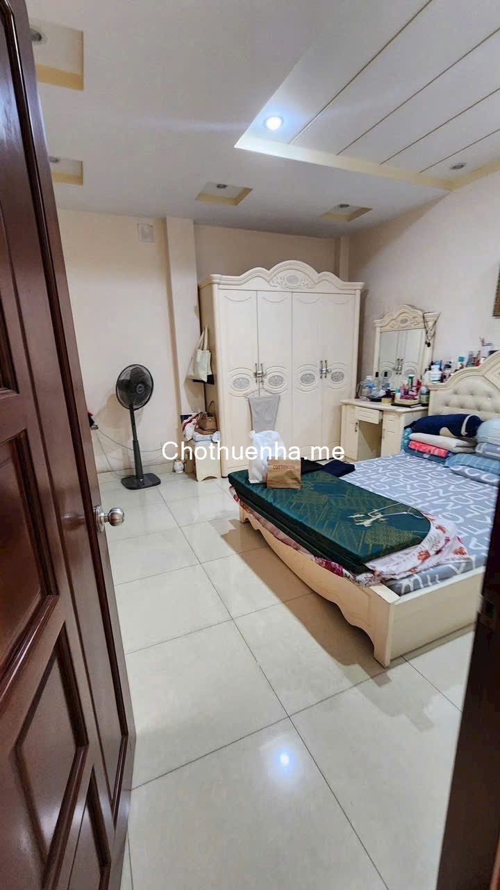 Cho thuê nhà 1 trệt 2 lầu, 3 phòng ngủ, 4 WC đường số 9, Linh Tây, gần Phạm Văn Đồng