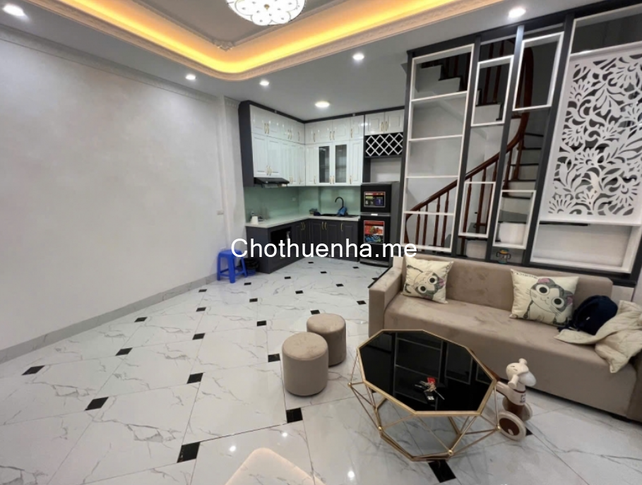 Cho thuê nhà 5 tầng 3 ngủ cực đẹp tại ngõ 373 Ngọc Hồi