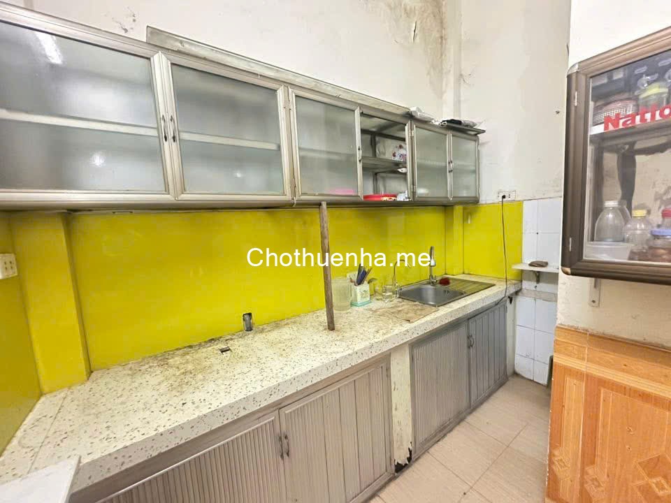 Cho thuê nhà ngõ 13 Lĩnh Nam, 30m2 x 4 tầng, 3 ngủ, 9 triệu