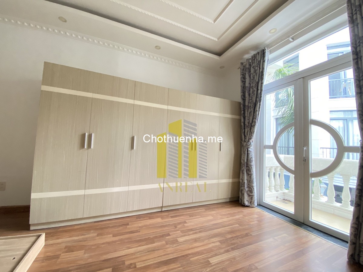 Cho thuê villa hiện đại sân vườn – view Landmark, giá 41 triệu/tháng.