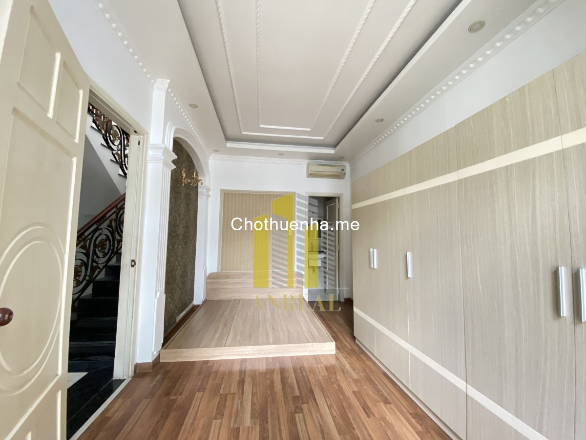 Cho thuê villa hiện đại sân vườn – view Landmark, giá 41 triệu/tháng.