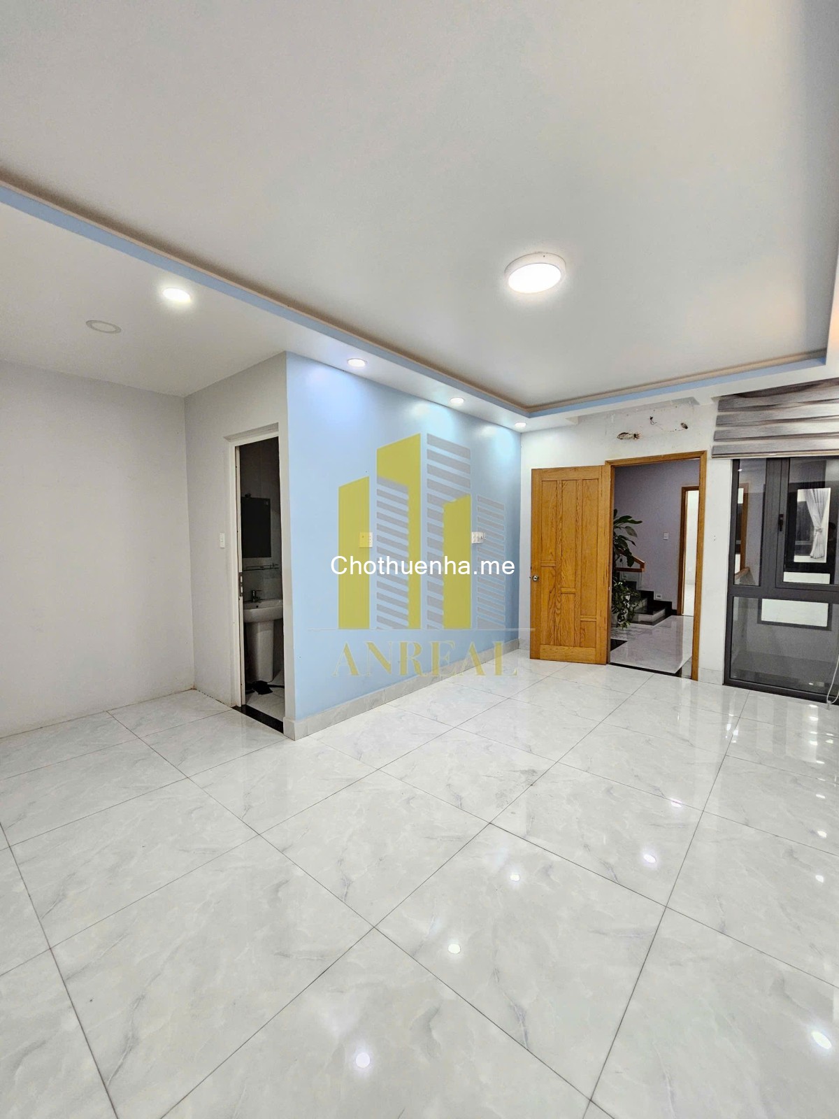 Cho thuê nhà mới đẹp 3 lầu, giá 25 triệu/tháng, đường xe hơi vào tận nơi.