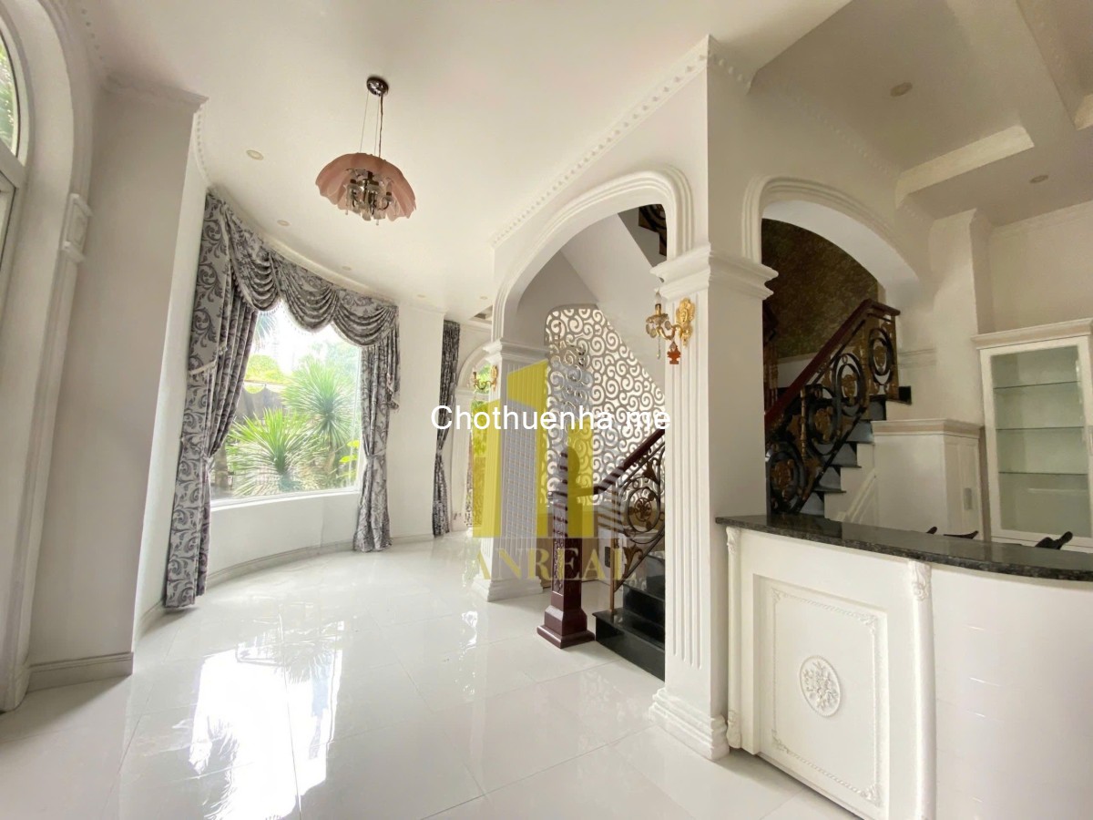 Cho thuê villa hiện đại sân vườn – view Landmark, giá 41 triệu/tháng.