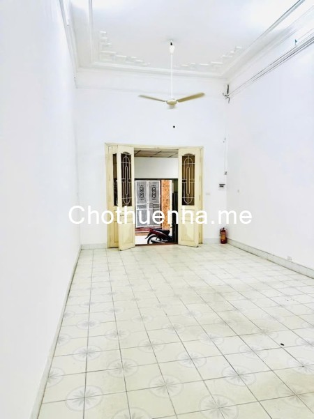 Cần cho thuê nhà ô tô đỗ cửa Nguyễn Khang 3 tầng x 80m2, 4PN, 14 triệu