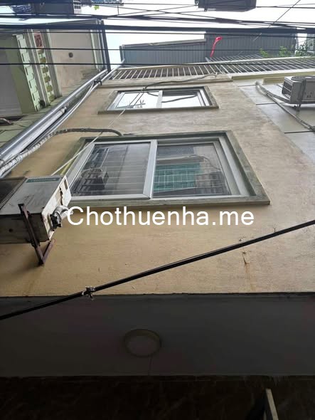 Cho thuê nhà ngõ Nguyễn Khoái, 30m² x 4 tầng, 3PN, 9 triệu KD online, VP, ở gđ, nhóm