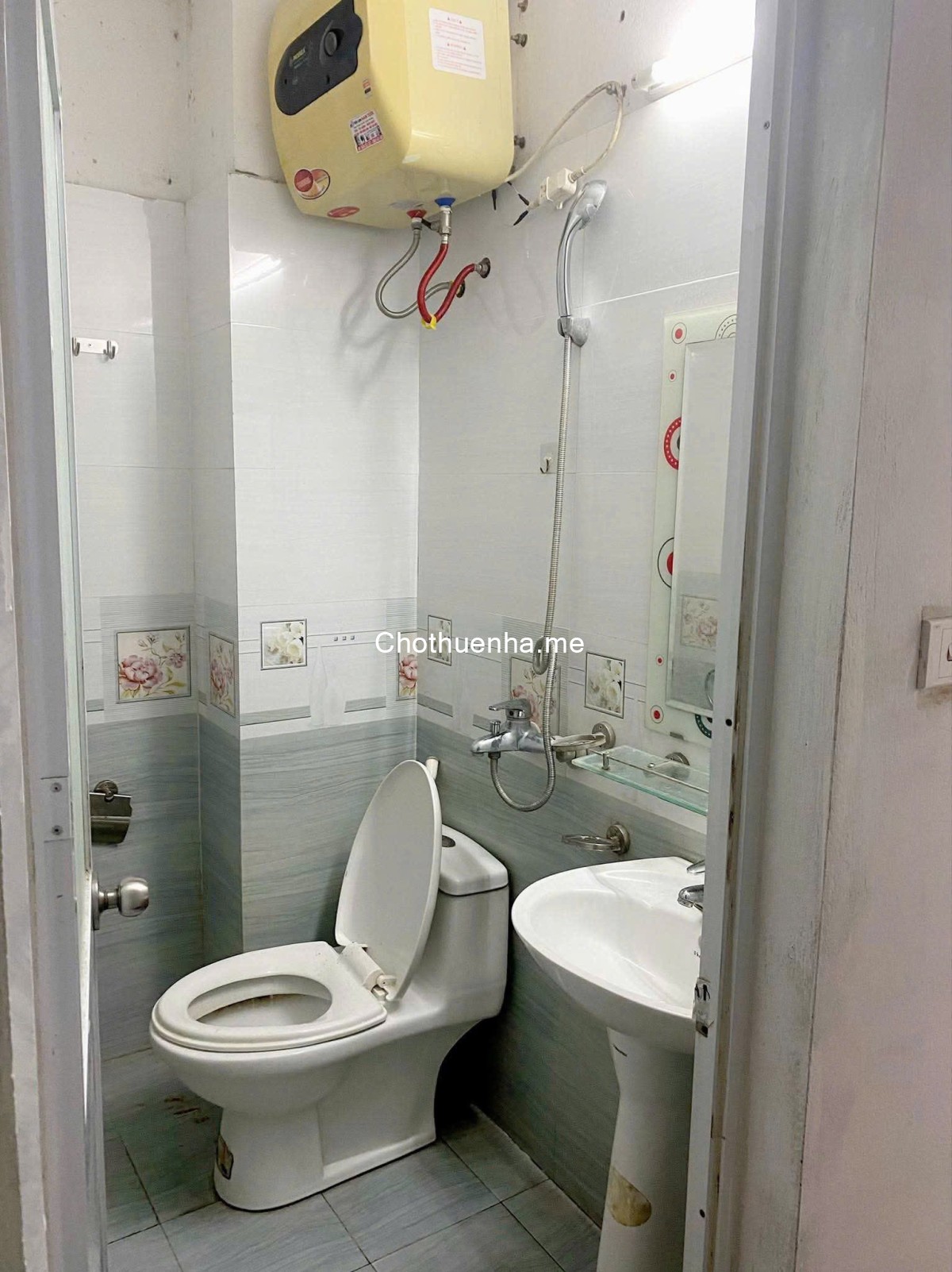 Cho thuê nhà ngõ Nguyễn Khoái, 30m² x 4 tầng, 3PN, 9 triệu KD online, VP, ở gđ, nhóm