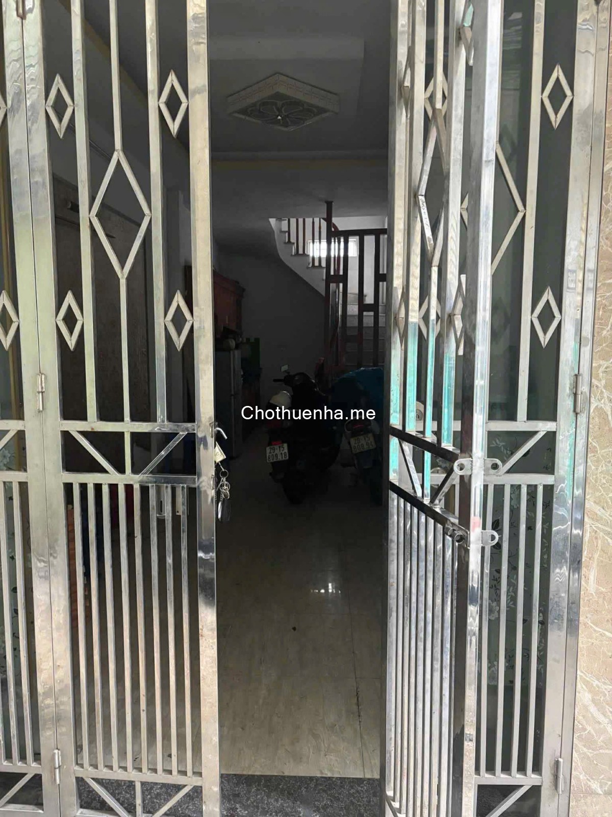 Cho thuê nhà ngõ Nguyễn Khoái, 30m² x 4 tầng, 3PN, 9 triệu KD online, VP, ở gđ, nhóm