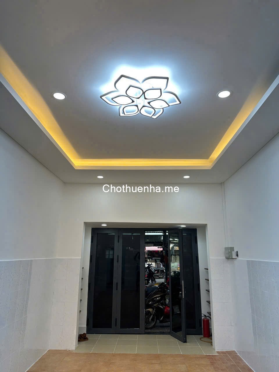 Cho thuê nhà nguyên căn 54.1m2, gần trường học, gần đường lớn