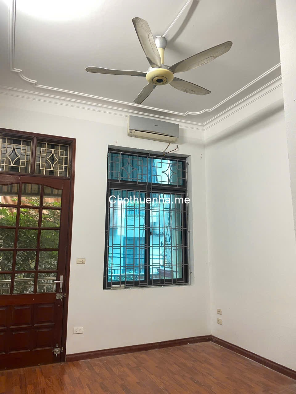 Cho thuê nhà nguyên căn 3,5 tầng tại 168 Nguyễn Lân- 0968541979/0359145564 (Zalo)