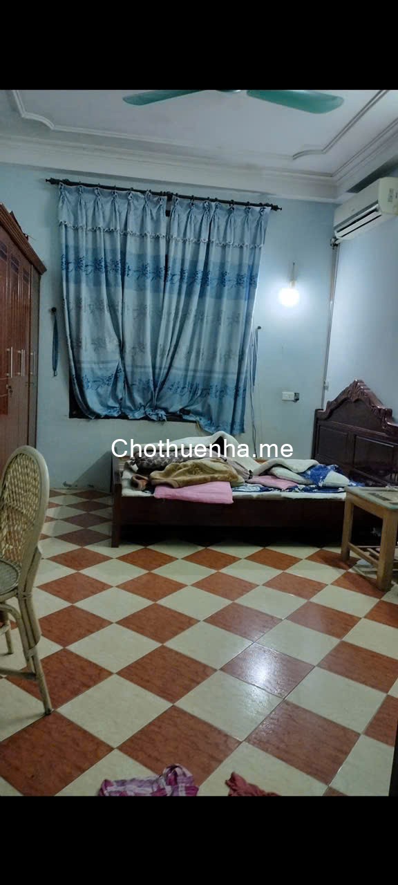 Cho thuê nhà ngõ Đền Lừ 30m² × 4 tầng, 2PN 3VS 8tr/tháng.