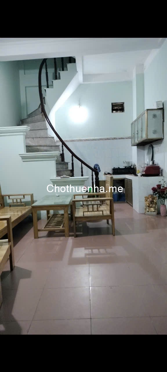 Cho thuê nhà ngõ Đền Lừ 30m² × 4 tầng, 2PN 3VS 8tr/tháng.