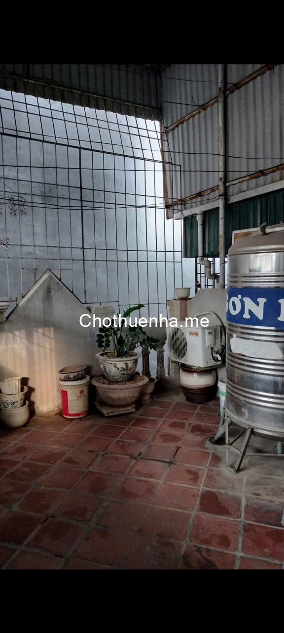 Cho thuê nhà ngõ Đền Lừ 30m² × 4 tầng, 2PN 3VS 8tr/tháng.