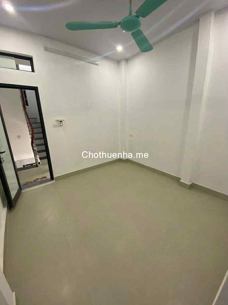 Cho thuê nhà ngõ Đường Láng, 35m2 x 3 tầng, 3PN 3VS