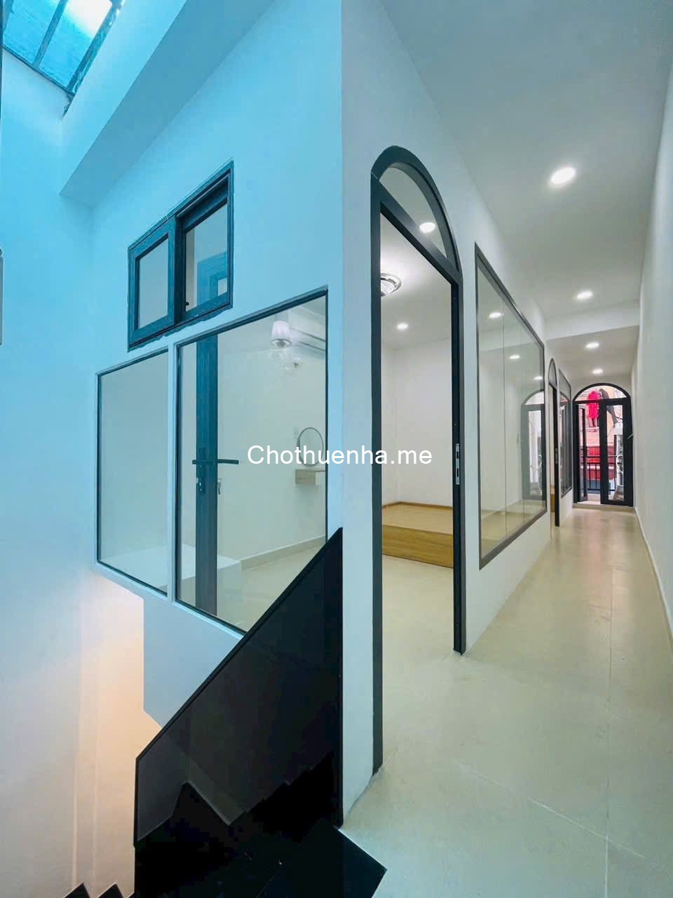 Cho thuê nhà hẻm 1 trệt, 1 lầu, 2PN 2WC Trần Hưng Đạo Q1