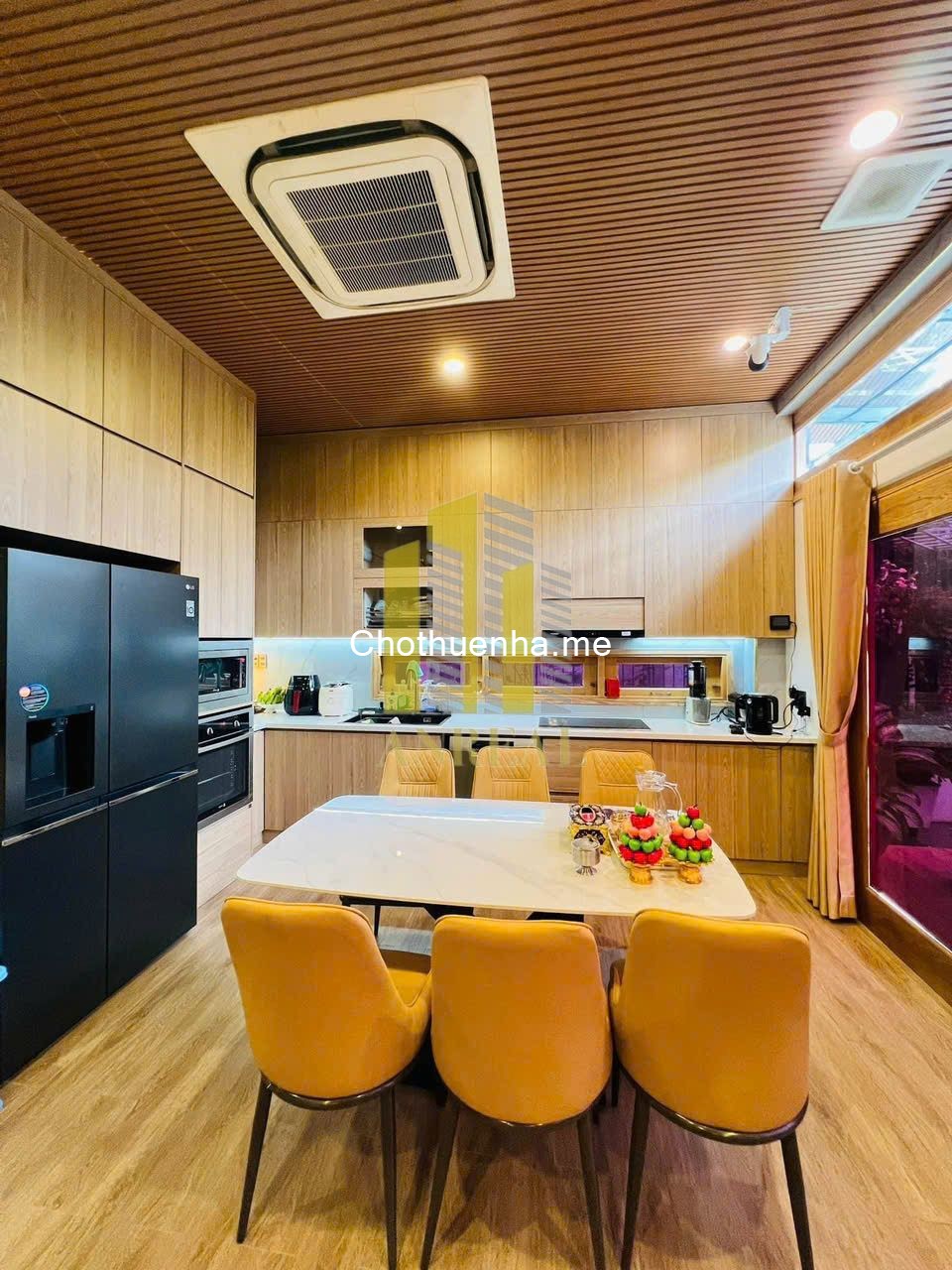 Biệt Thự Vườn Khuôn Viên 350m2 Có Hồ Bơi Giá 65 Triệu