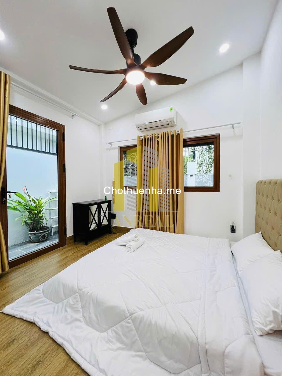 Biệt Thự Vườn Khuôn Viên 350m2 Có Hồ Bơi Giá 65 Triệu